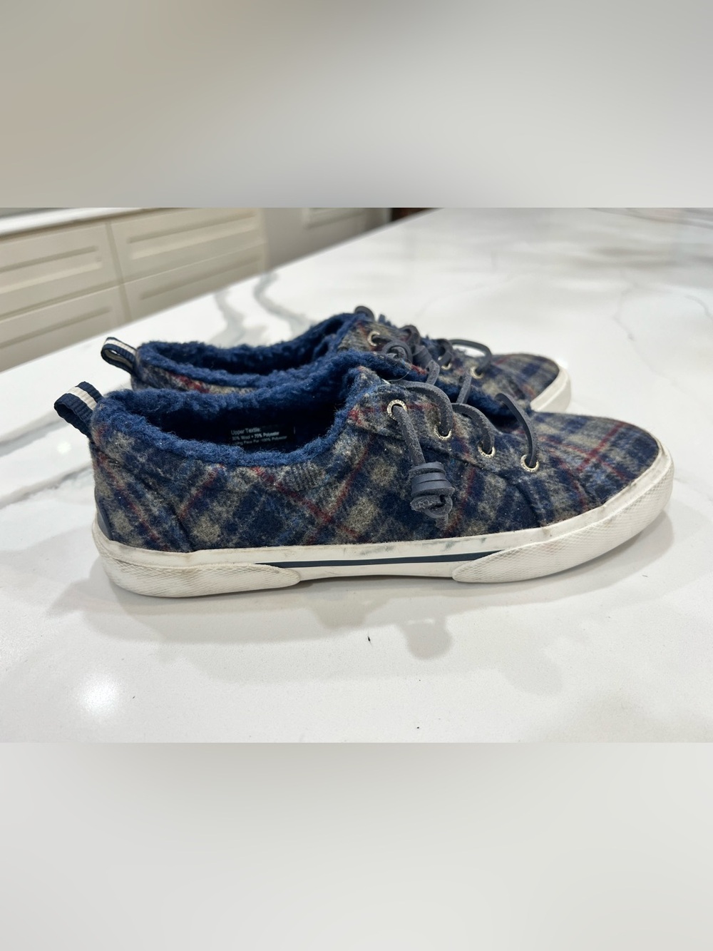 Cozy Sperry Pier Wave Plaid Teddy Wool Sneakers Size 8